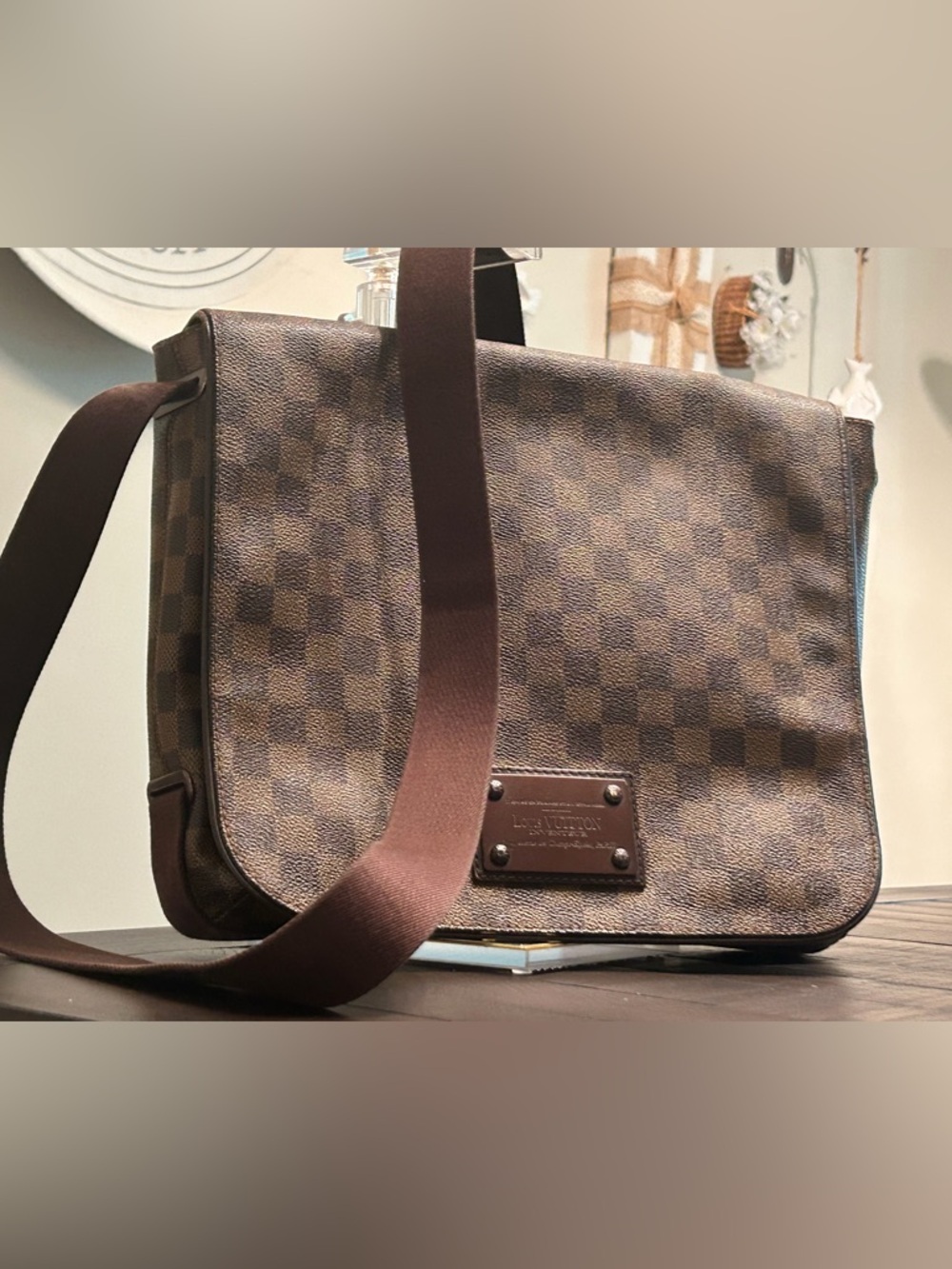 Louis Vuitton Brown Damier Ebene MM Messenger Bag - magnetic closure